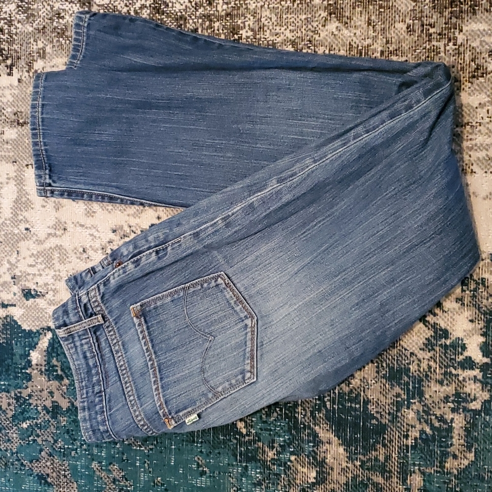 LEVIS MED WASH SKINNY JEANS SIZE 6